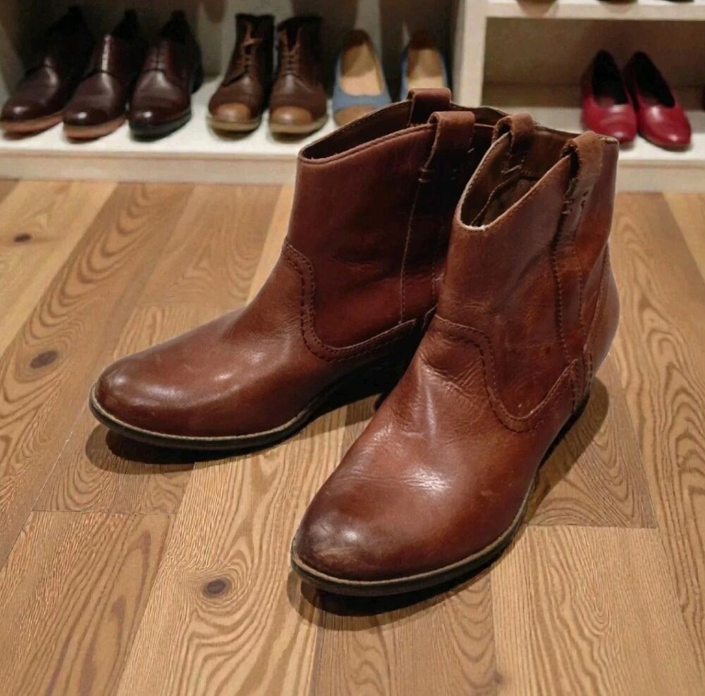 Kenneth Cole Reaction Tale-Spin Brown Leather Western Ankle Boots Women's Size 7